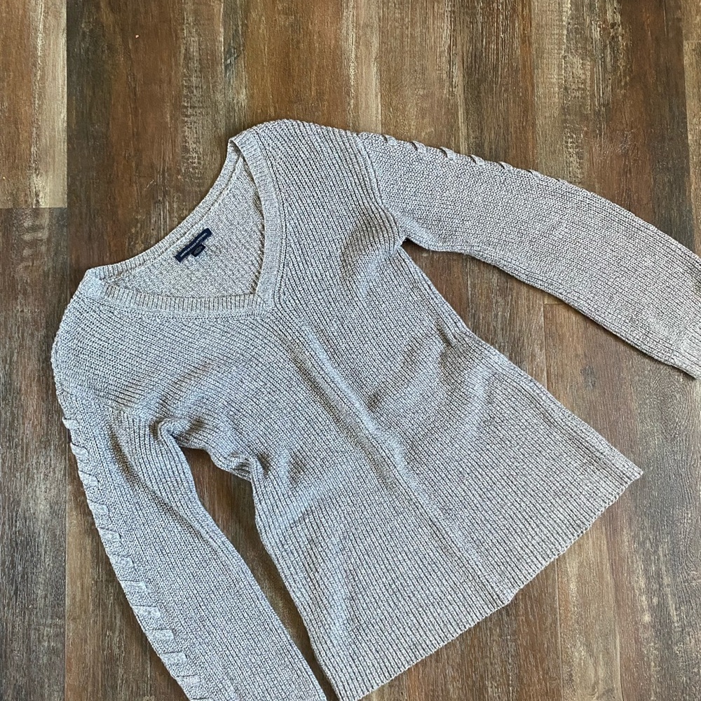 American Eagle Outfitters Grey Sweater!